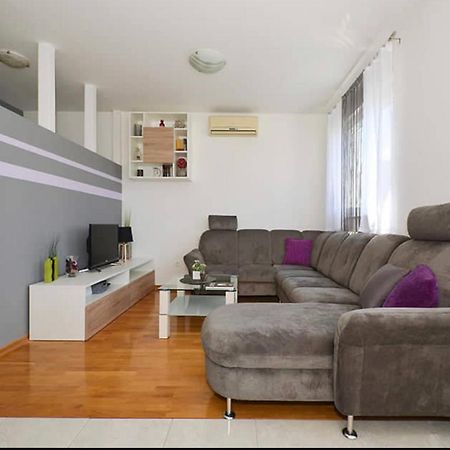 פודסטראנה Apartment Charlie מראה חיצוני תמונה
